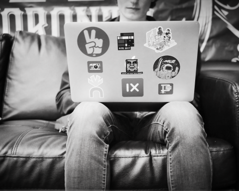 digital-persona-affects-mental-health