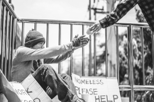 how-helping-others-helps-you