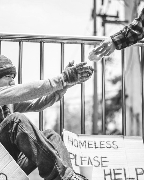 how-helping-others-helps-you