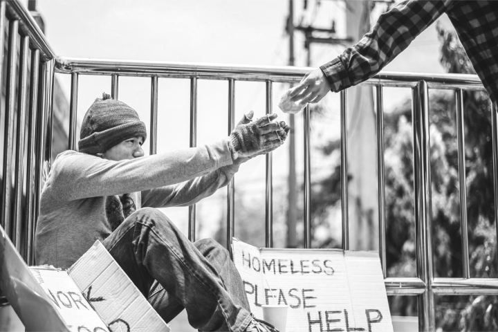 how-helping-others-helps-you