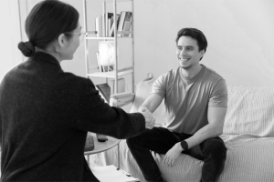 How to Manage Money Issues Through Financial Therapy and CBT